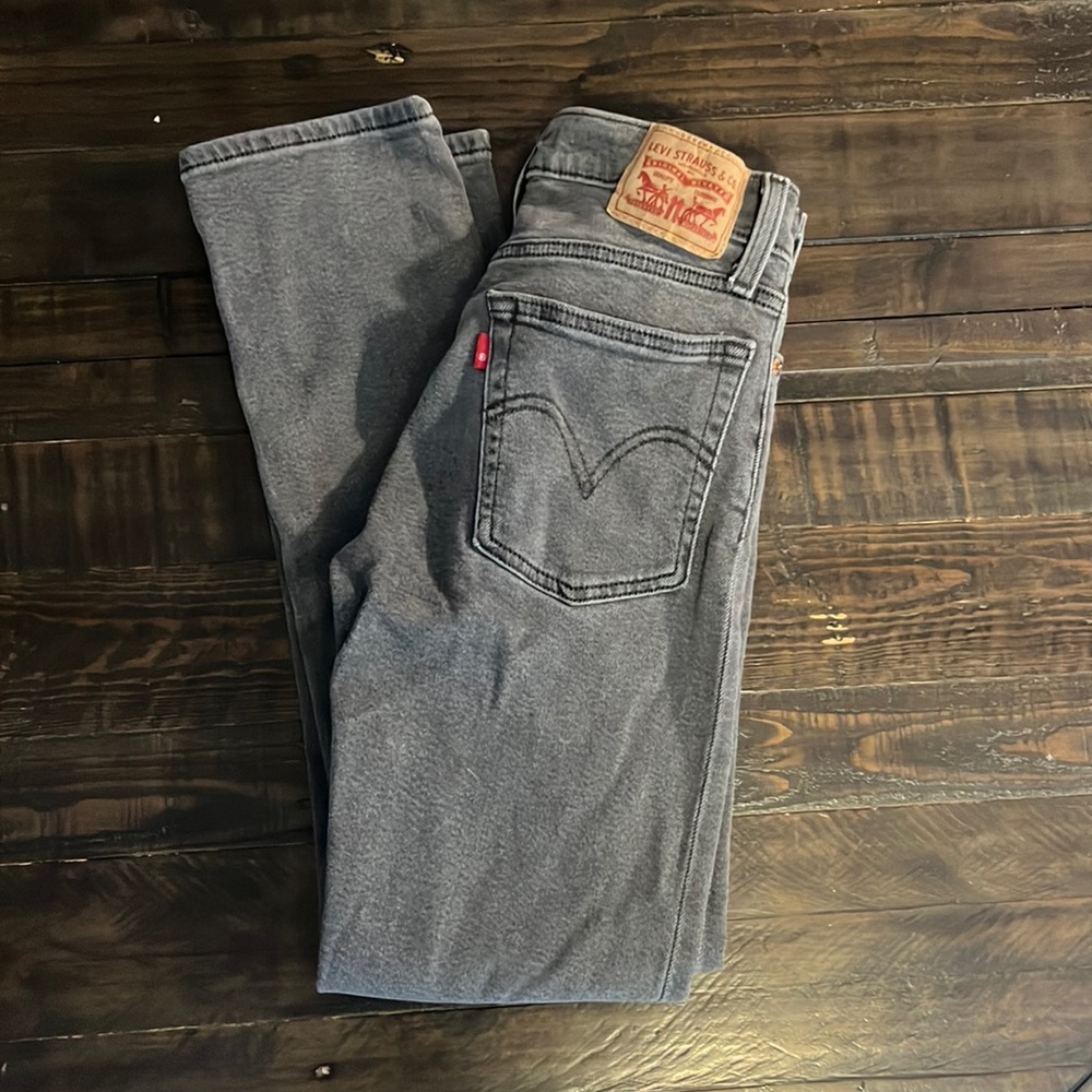 gray Levi’s jeans size 24 straight leg